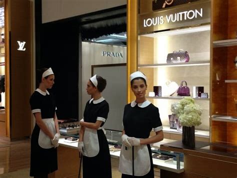 louis vuitton staff uniform|do Louis Vuitton employees wear uniform.